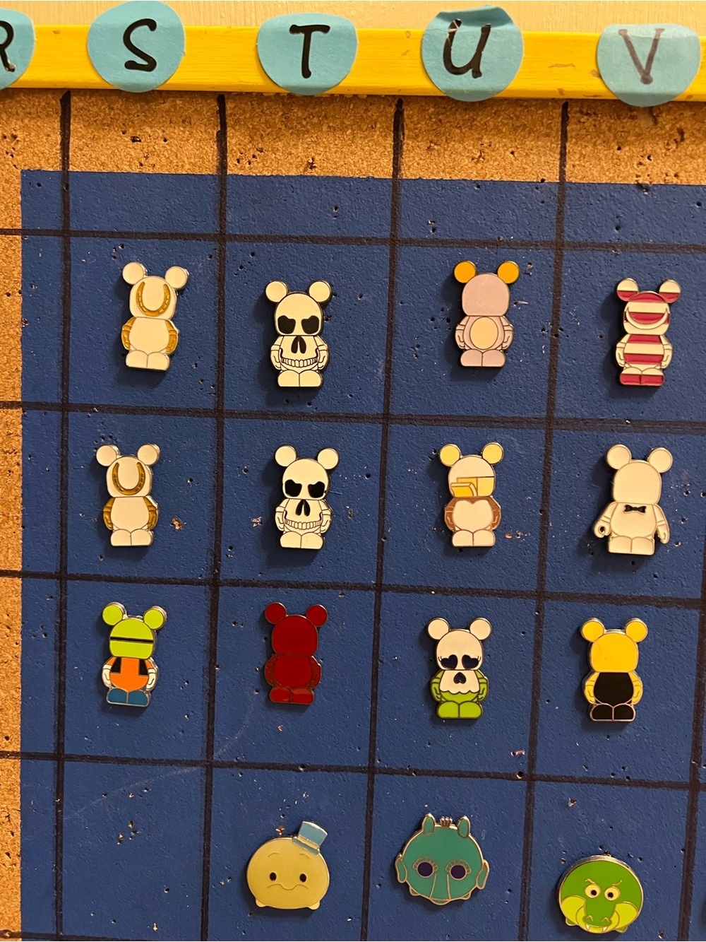 Disney pins - Picture 11 of 13